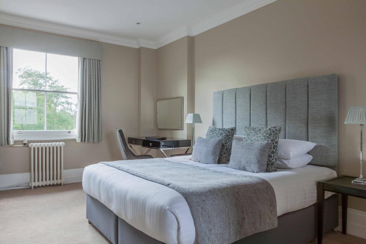 Oatlands Park Hotel Weybridge Buitenkant foto