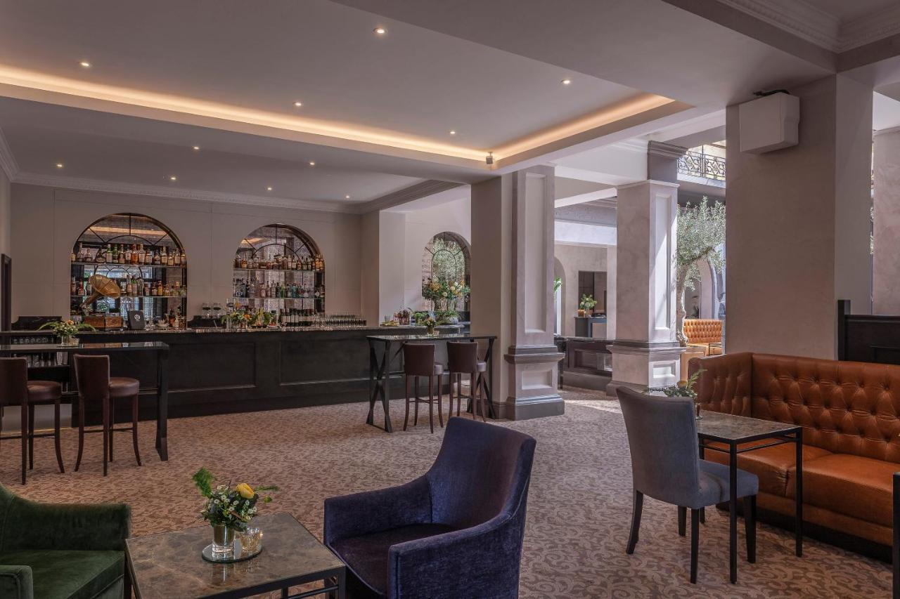 Oatlands Park Hotel Weybridge Buitenkant foto