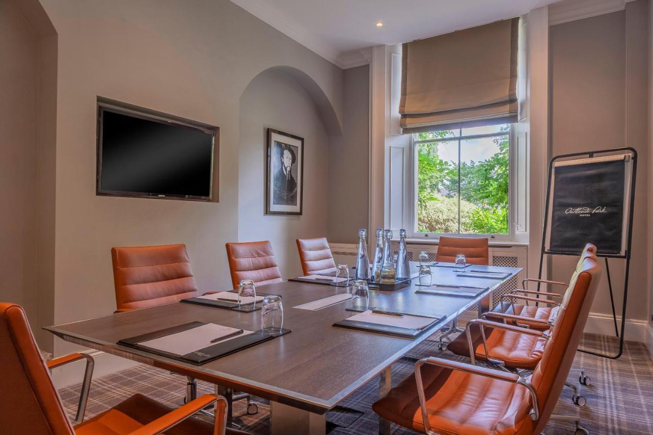 Oatlands Park Hotel Weybridge Buitenkant foto
