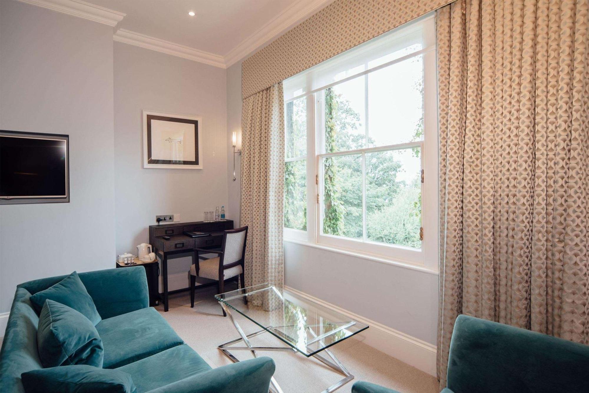 Oatlands Park Hotel Weybridge Buitenkant foto
