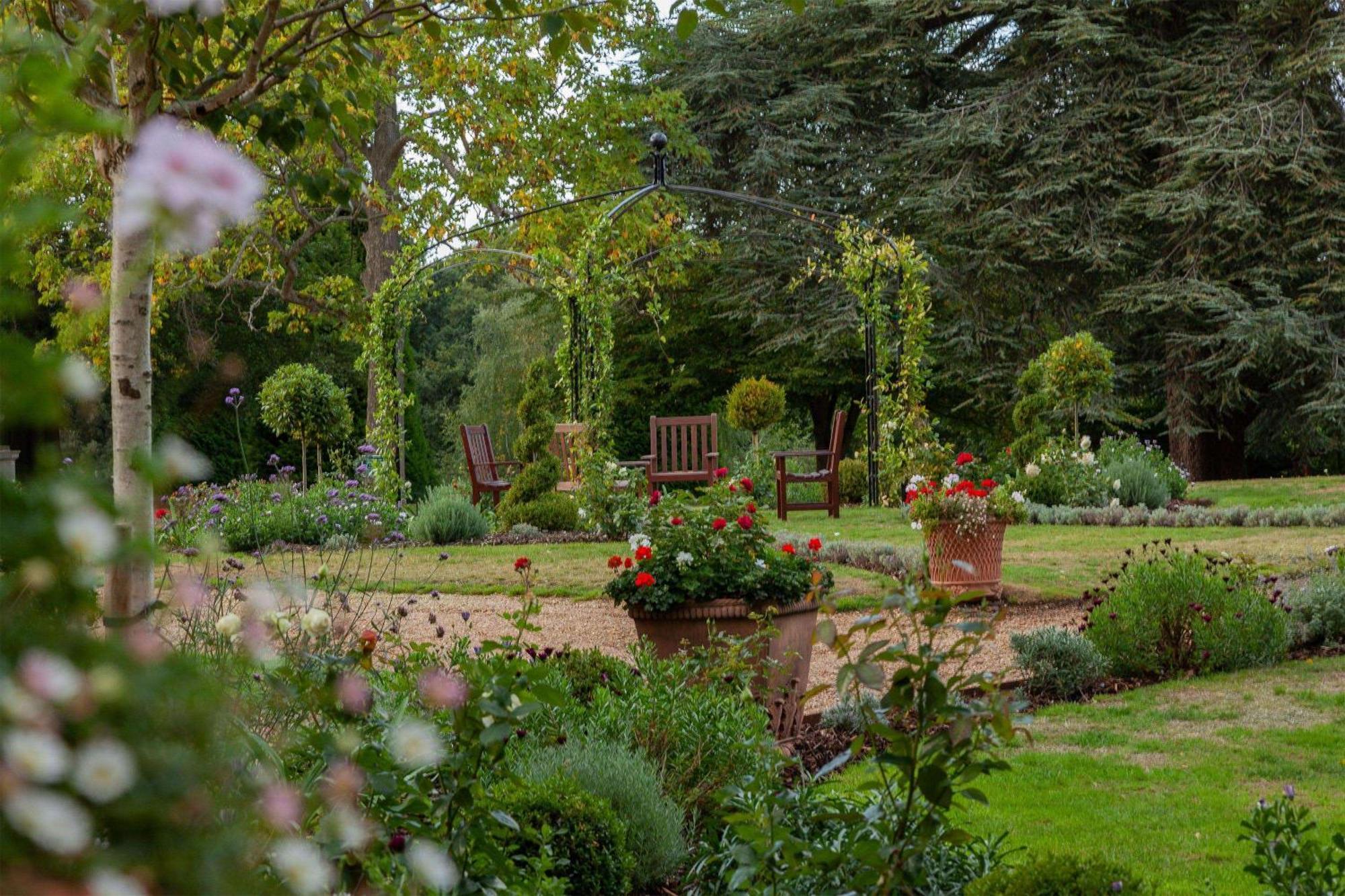Oatlands Park Hotel Weybridge Buitenkant foto