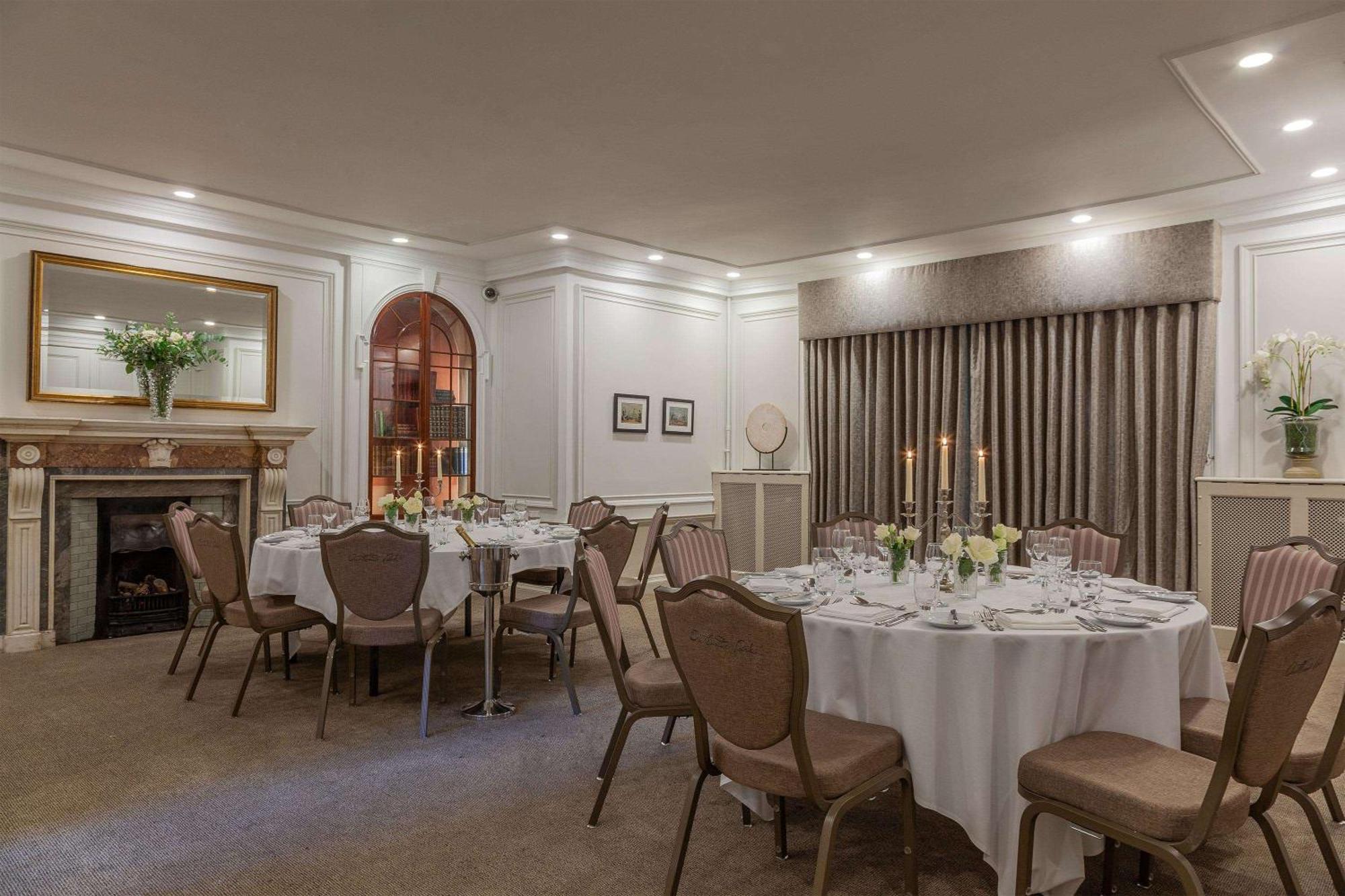 Oatlands Park Hotel Weybridge Buitenkant foto