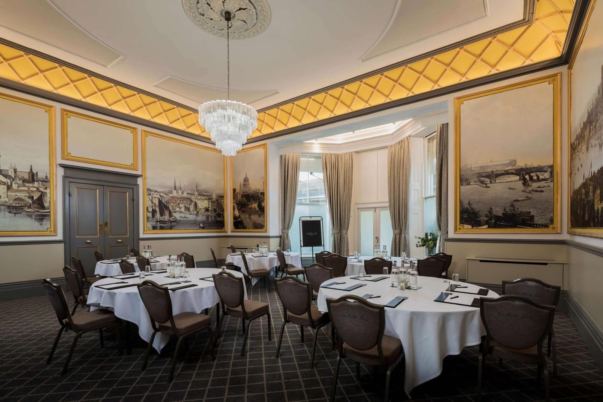 Oatlands Park Hotel Weybridge Buitenkant foto