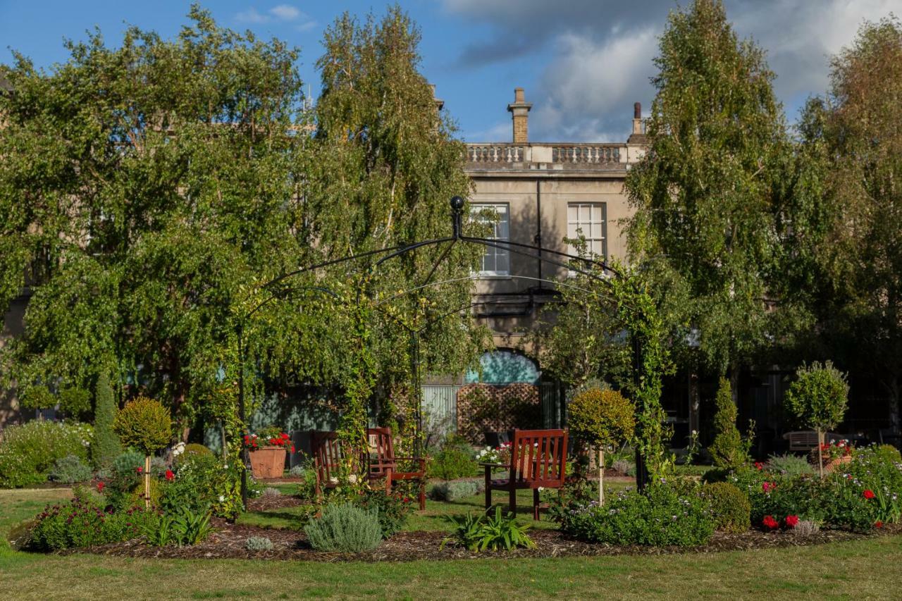 Oatlands Park Hotel Weybridge Buitenkant foto